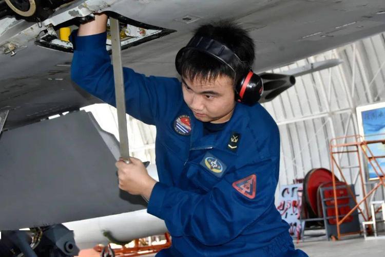 航空地勤学什么专业,航空地勤专业有哪些专科学校?-第2张图片-职教招生网 航空地勤学什么专业,航空地勤专业有哪些专科学校?-第2张图片-职教招生网