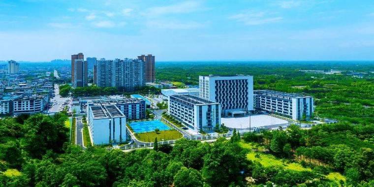 四川理工技师学院招办电话，四川理工技师学院师资怎么样?就业好不好?？
