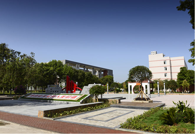 成都矿产机电技师学院专业有哪些，四川矿产机电技师学院是否全日制？