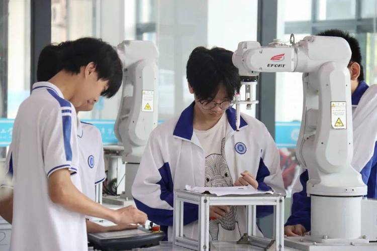工业机器应用与维护专业,工业机器专业学什么?-第5张图片-职教招生网 工业机器应用与维护专业,工业机器专业学什么?-第5张图片-职教招生网