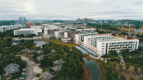 柳州职业第一技术学校，柳州市第一职业技术学校2020年招生简章
