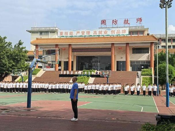 白云区国防技师学院，广东省广州市白云区国防科技学院